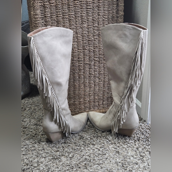 Dolce Vita Khloe fringe western boots in ivory/bone color Size 7 - Picture 3 of 5